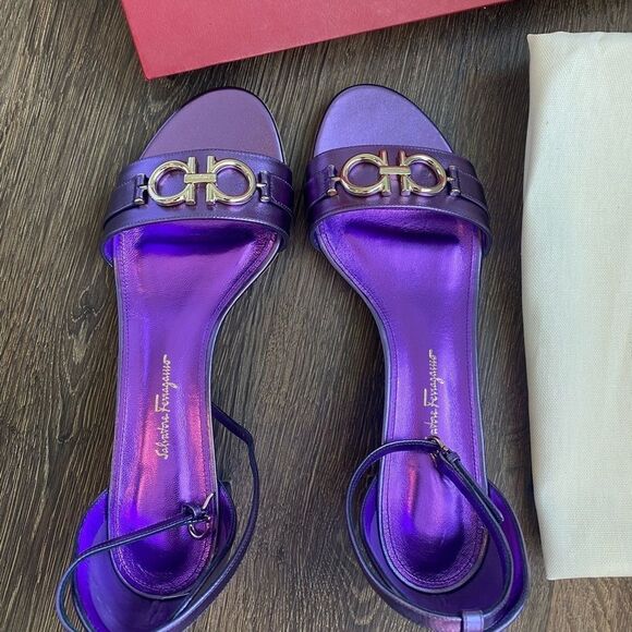 Salvatore Ferragamo Como 30 Metallic leather Sandals - Picture 4 of 9